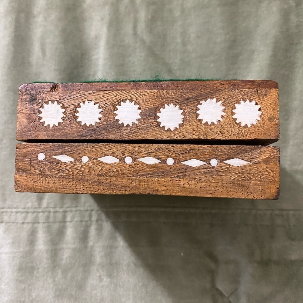 Wooden box sun dot design vintage keeper. #18-126 - Picture 6 of 7
